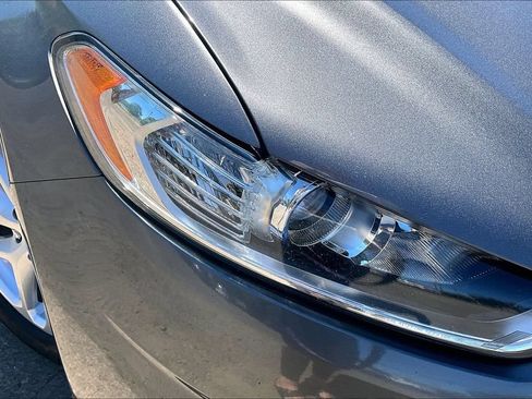 Used 2013 Ford Fusion SE FWD image 27