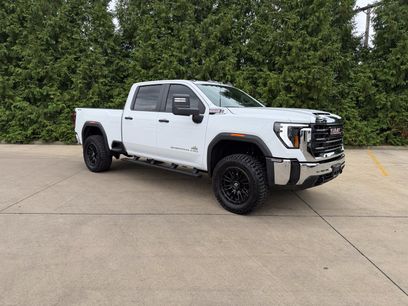 Used 2025 GMC Sierra 2500 Pro w/ Convenience Package