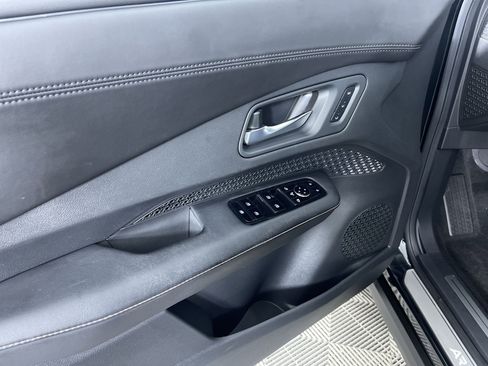 Certified 2024 Nissan Ariya AWD image 14