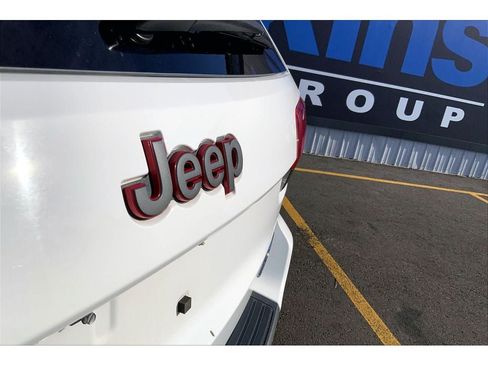 Used 2018 Jeep Grand Cherokee Trailhawk w/ Trailhawk Luxury Group AWD/4WD image 33