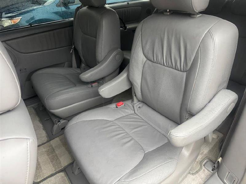 Used 2008 Toyota Sienna XLE FWD image 31