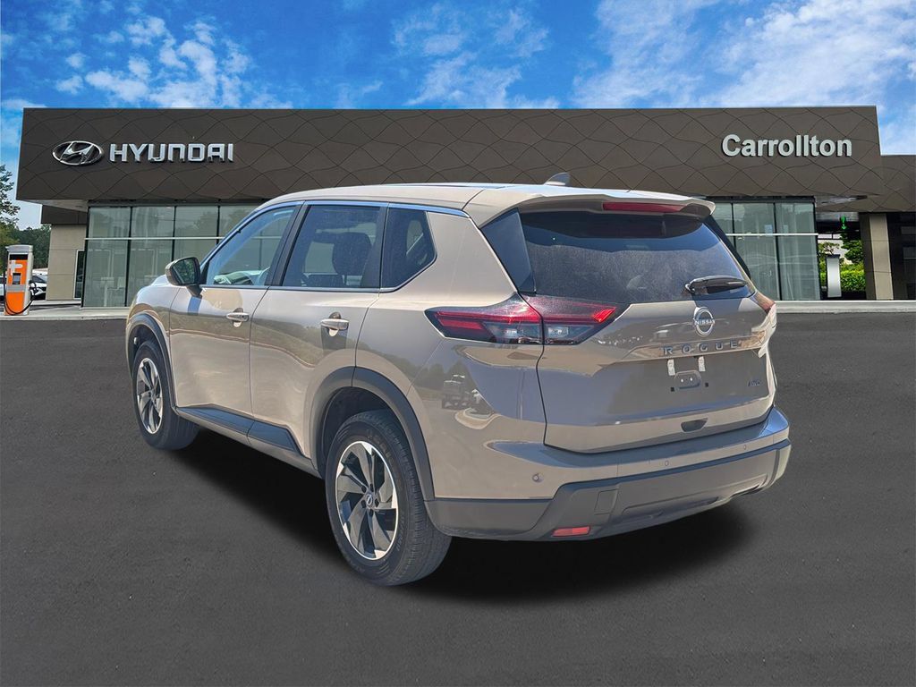 Used 2025 Nissan Rogue SV AWD/4WD image 7