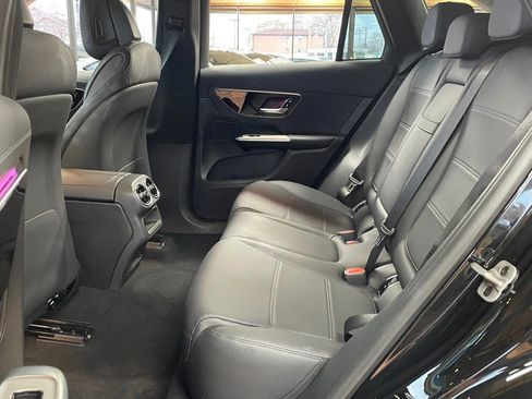 Used 2025 Mercedes-Benz GLC 350e 4MATIC image 21