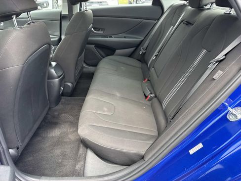 Used 2025 Hyundai Elantra SEL FWD image 28