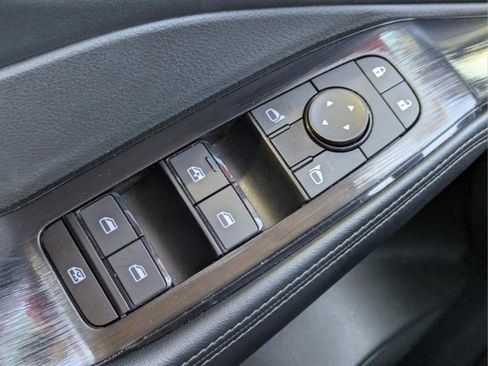 Used 2024 Nissan Rogue SV image 24