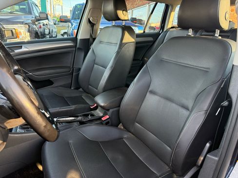 Used 2015 Volkswagen Golf TDI S image 14