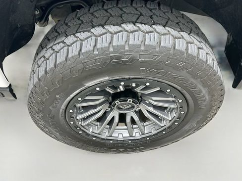 Used 2022 GMC Sierra 2500 AT4 w/ AT4 Preferred Package AWD/4WD image 33