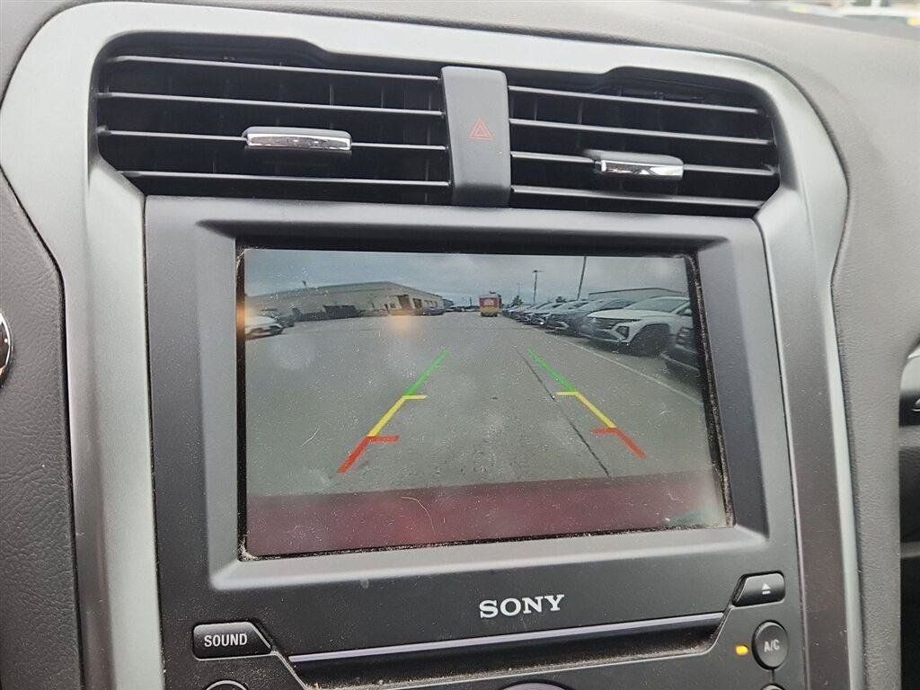 Used 2016 Ford Fusion Titanium FWD image 19
