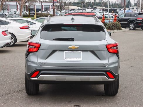 New 2026 Chevrolet Trax LT w/ Sunroof Package image 3
