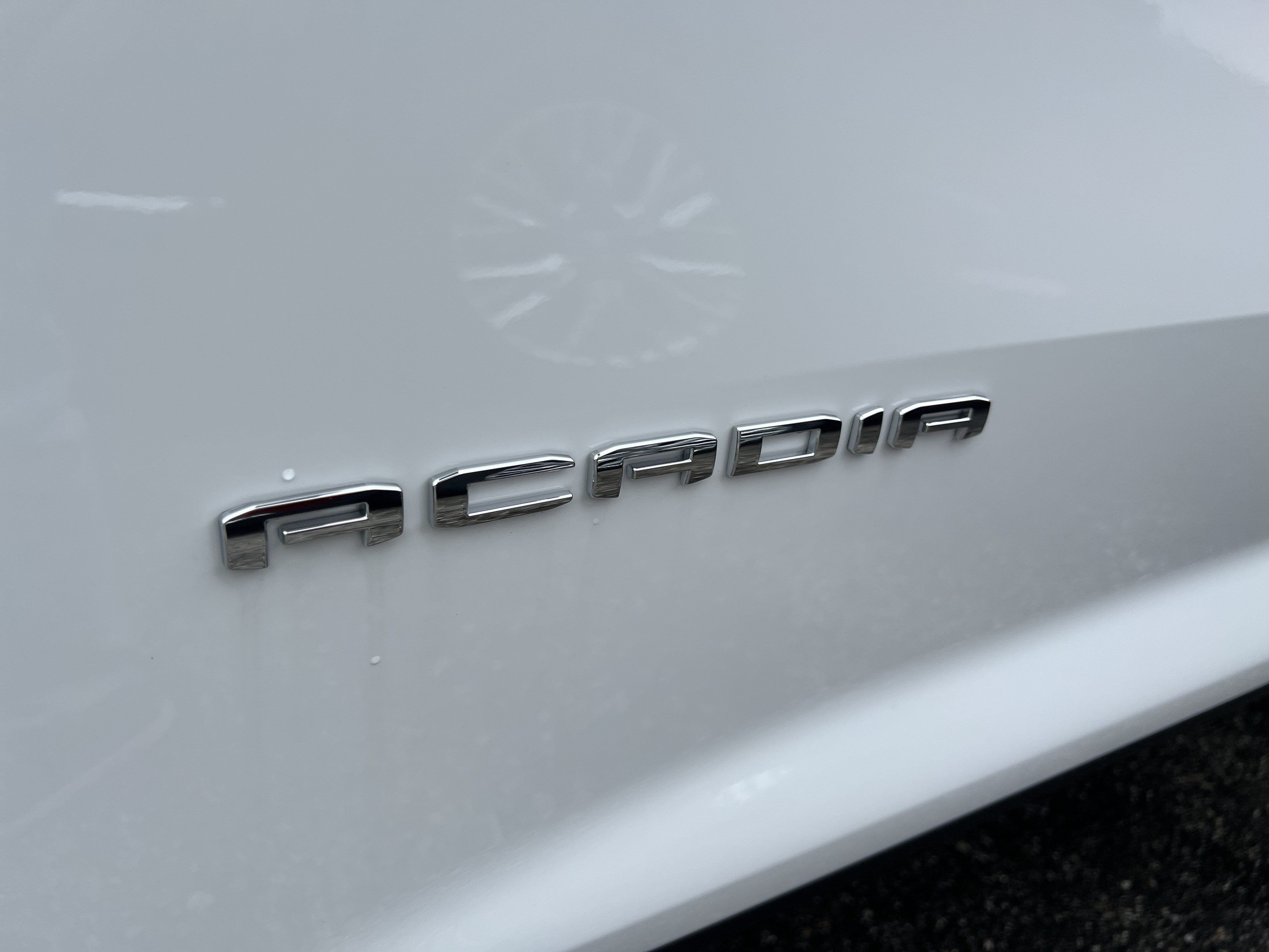 New 2026 GMC Acadia Elevation w/ Elevation Premium Package AWD/4WD image 17