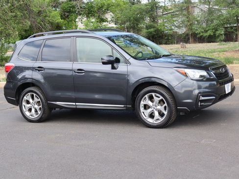 Used 2017 Subaru Forester 2.5i Touring AWD/4WD image 2