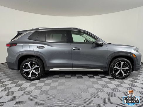 Used 2026 Volkswagen Tiguan SE AWD/4WD image 7