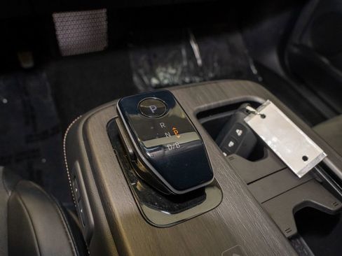 Certified 2023 Nissan Ariya AWD image 17