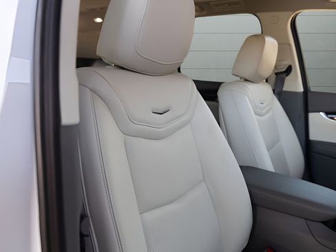 Used 2022 Cadillac XT6 Premium Luxury w/ Technology Package AWD/4WD image 99