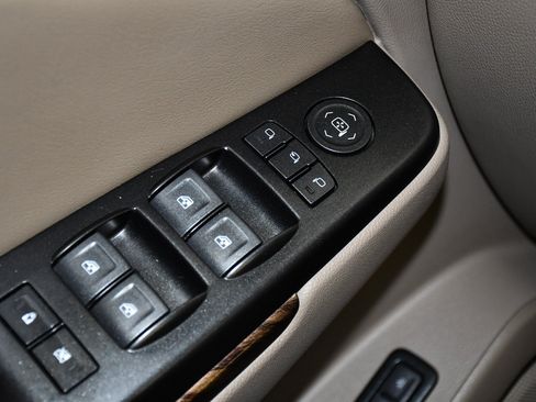 Used 2019 GMC Yukon SLT w/ Open Road Package AWD/4WD image 34