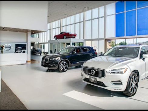 Certified 2025 Volvo XC40 B5 Core w/ Protection Package Premier image 41