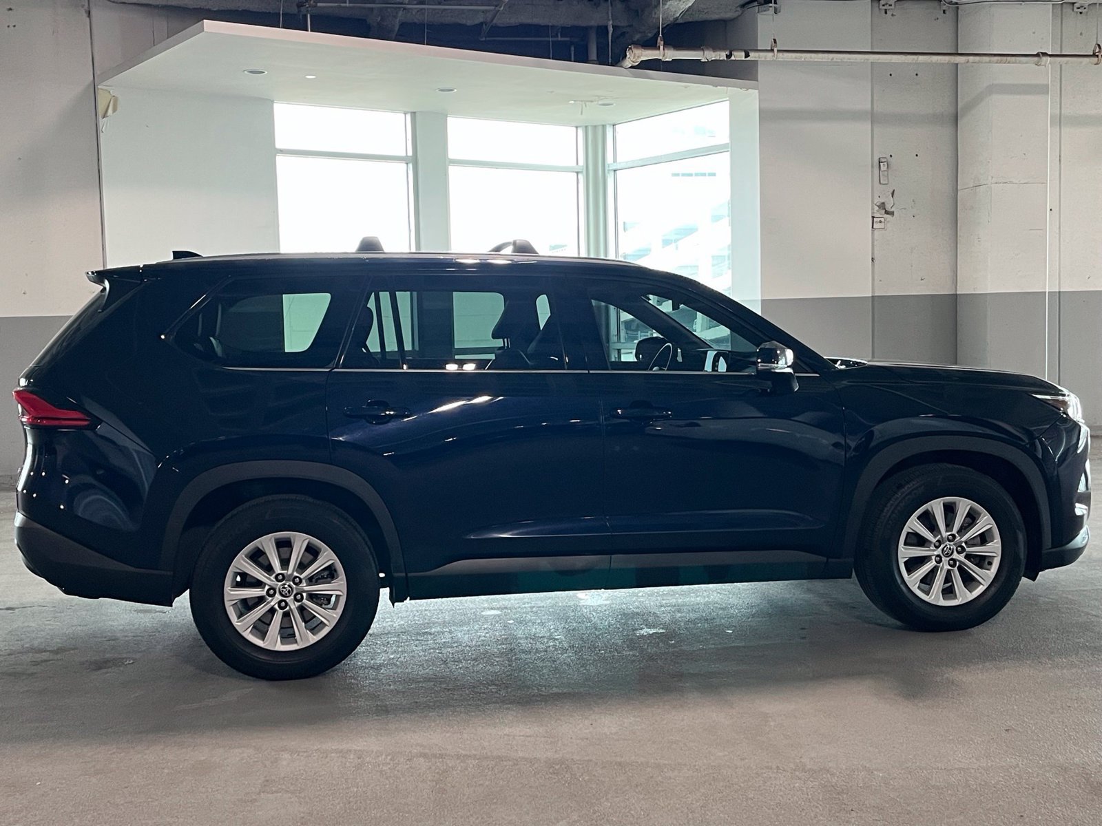 Used 2024 Toyota Grand Highlander AWD image 13