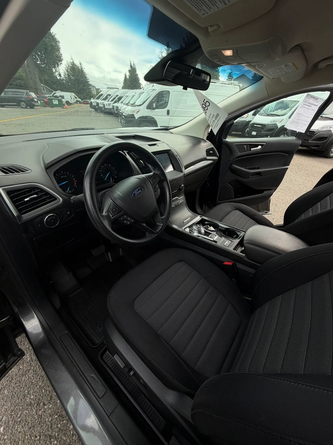 Used 2020 Ford Edge SE FWD image 22