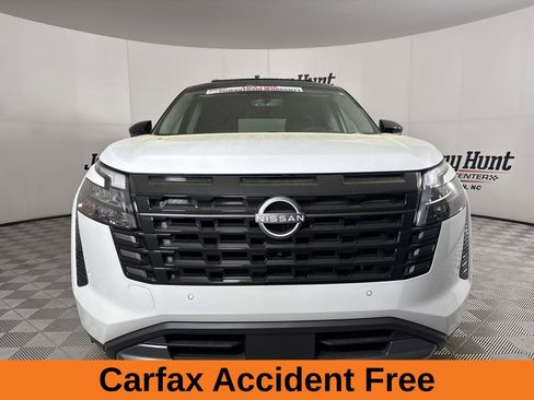 Used 2026 Nissan Pathfinder Platinum image 3