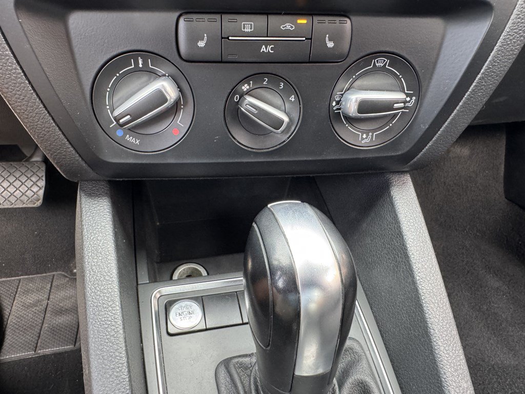 Used 2015 Volkswagen Jetta SE FWD image 14