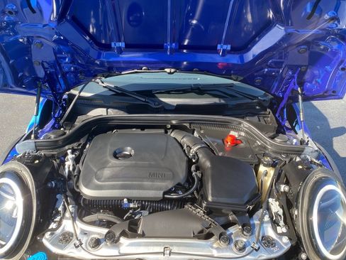 Used 2025 MINI Cooper 2-Door Hardtop image 16