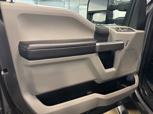 Used 2021 Ford F250 XLT image 8