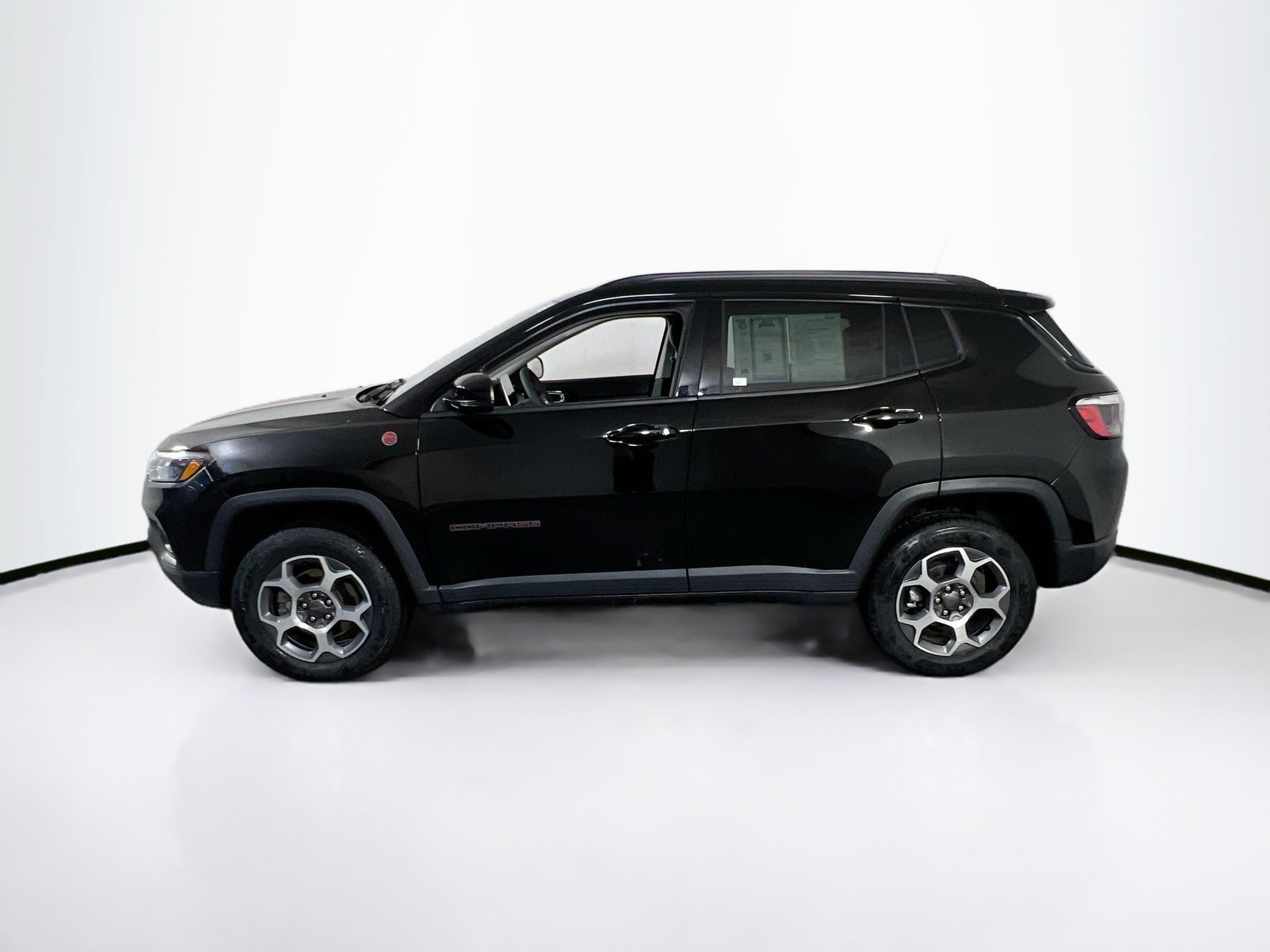 Used 2022 Jeep Compass Trailhawk AWD/4WD image 8