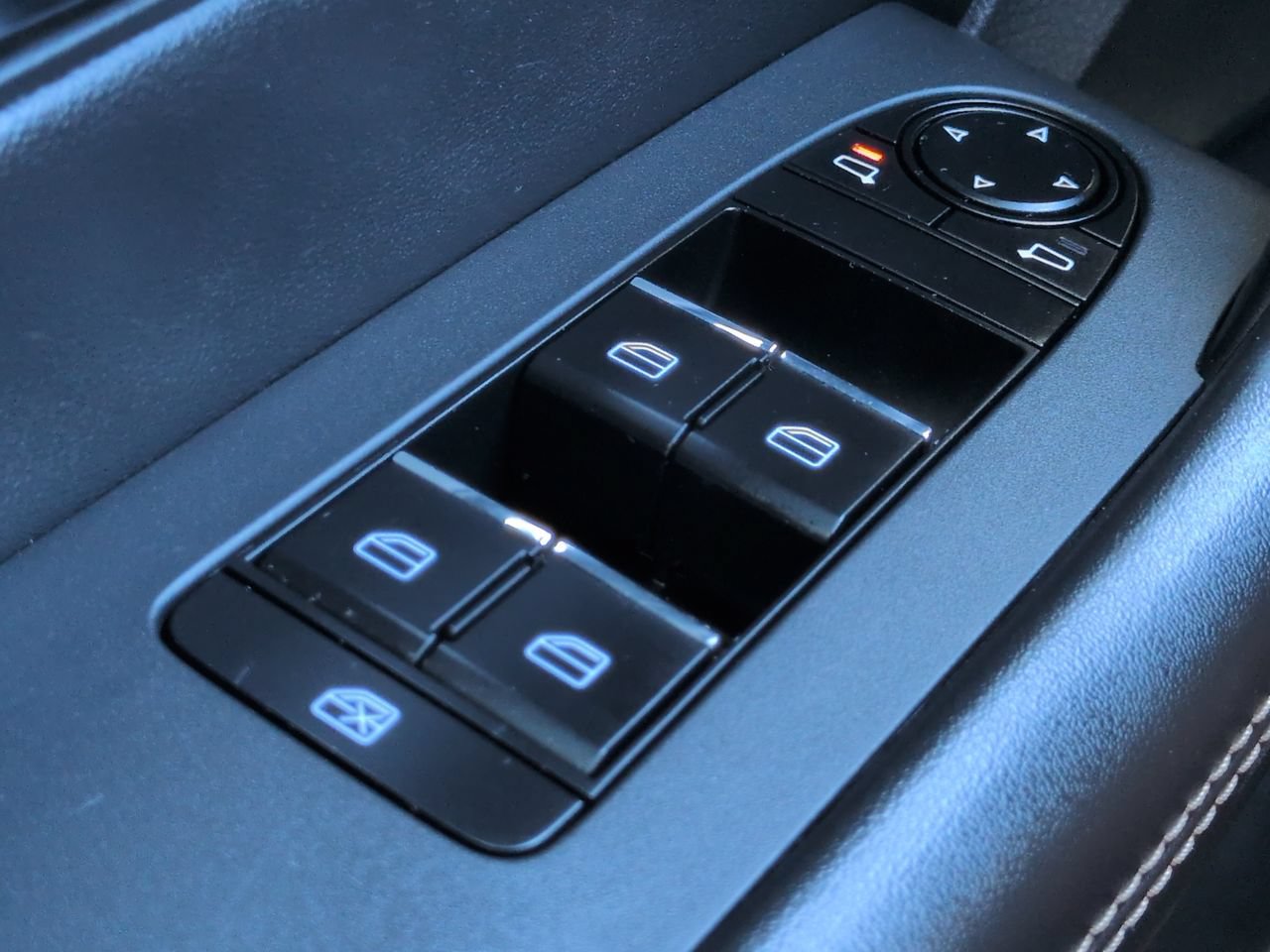 Used 2024 MAZDA CX-90 Plug-In Hybrid w/ Preferred AWD/4WD image 24