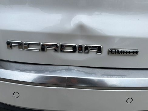 Used 2017 GMC Acadia Limited SLT image 10