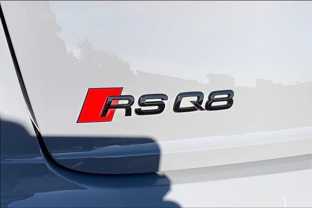 Used 2024 Audi RS Q8 AWD/4WD image 8