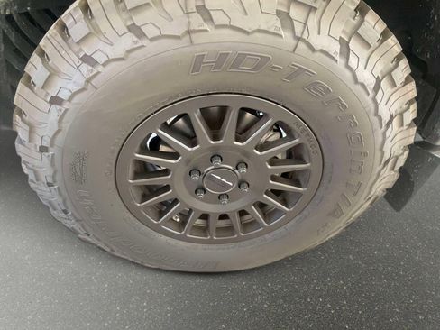 Used 2025 INEOS Grenadier Fieldmaster Edition image 6