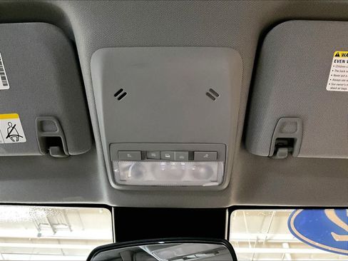 Used 2022 Chevrolet Trax LT w/ LT Convenience Package image 23