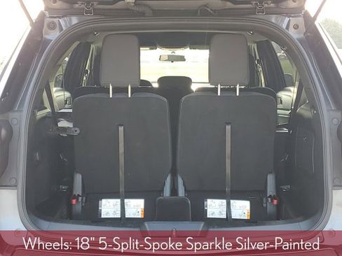 Used 2018 Ford Explorer XLT image 9