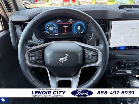 Used 2025 Ford Bronco Badlands AWD/4WD image 16