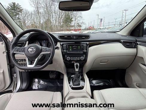 Used 2022 Nissan Rogue Sport SL w/ Premium Package image 19