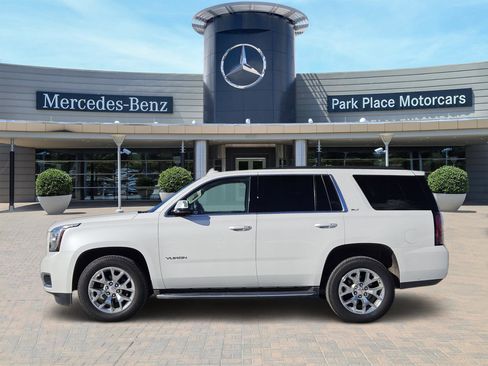 Used 2017 GMC Yukon SLT w/ Open Road Package image 3