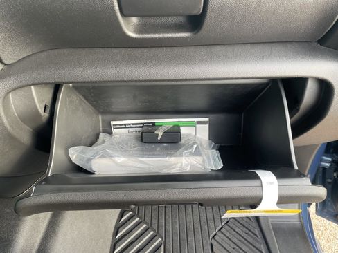 Used 2024 Chevrolet Silverado 2500 Custom w/ Custom Value Package image 34