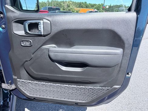 Used 2025 Jeep Gladiator Sport AWD/4WD image 27
