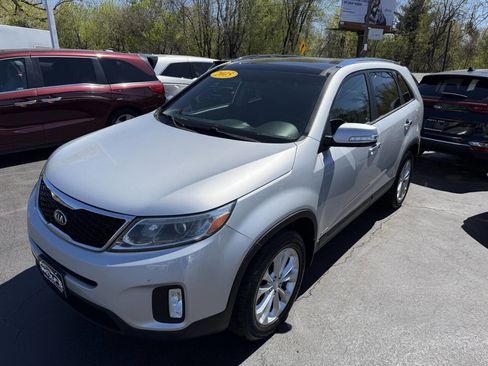 Used 2015 Kia Sorento EX w/ EX V6 Touring Package image 2