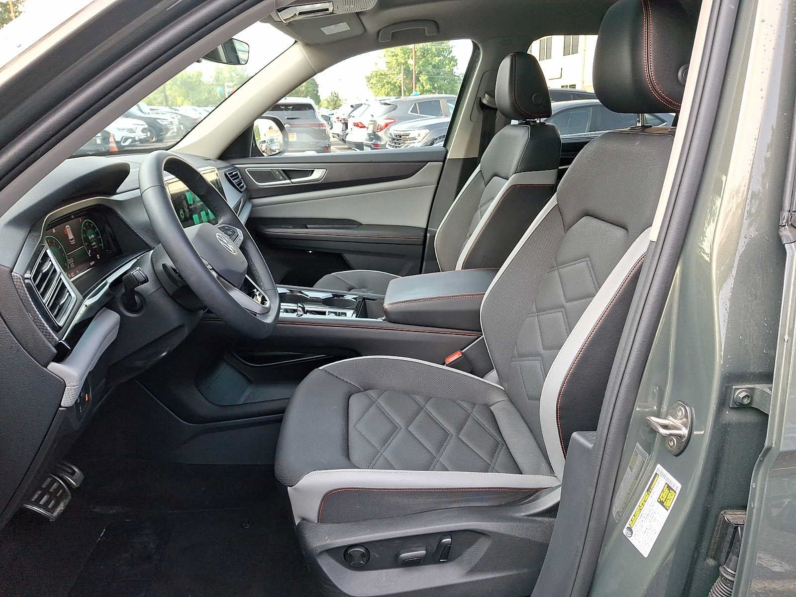 Certified 2024 Volkswagen Atlas Peak Edition SE AWD/4WD image 11