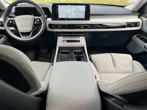 Used 2025 Lincoln Aviator Reserve w/ Equipment Group 201A AWD/4WD image 14
