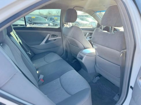 Used 2011 Toyota Camry LE image 15