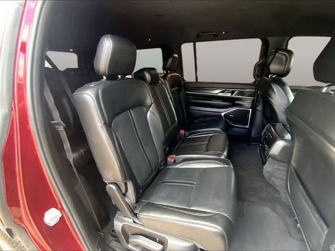 Used 2022 Jeep Wagoneer Series I AWD/4WD image 19