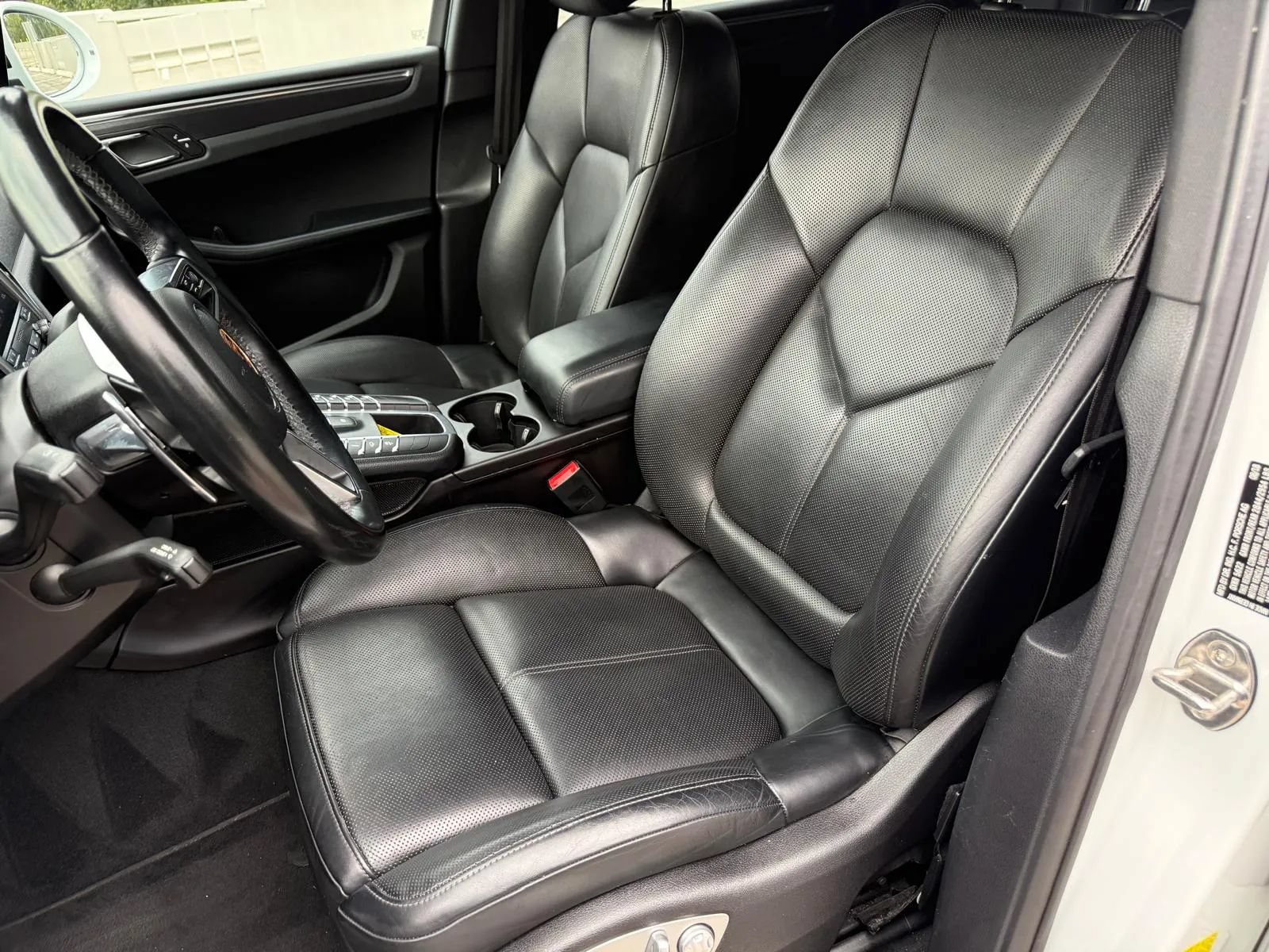 Used 2018 Porsche Macan GTS AWD/4WD image 24