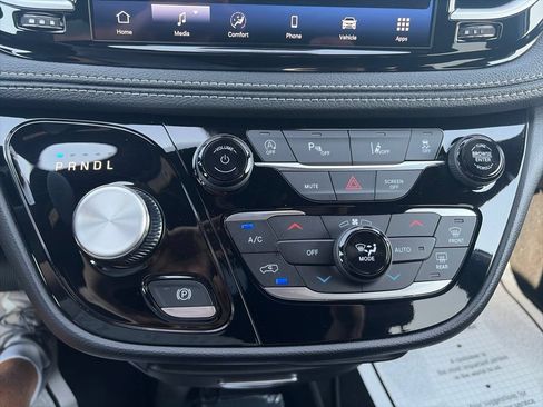 New 2027 Chrysler Pacifica Select FWD image 22