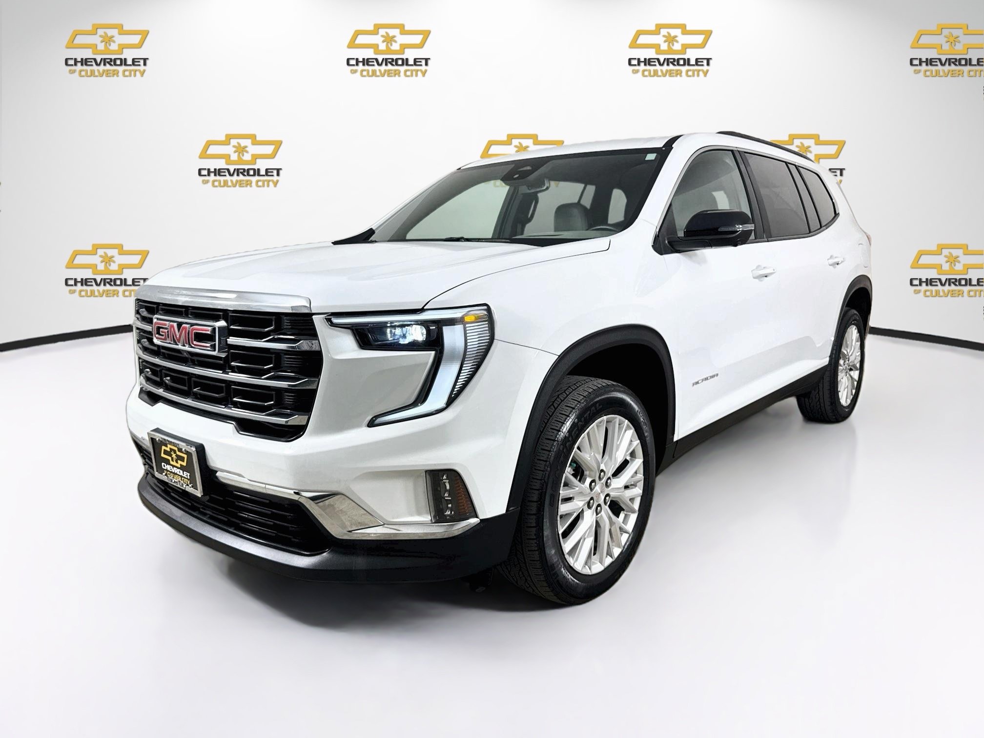 Used 2024 GMC Acadia Elevation w/ LPO, Floor Liner Package FWD image 3