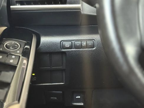 Used 2017 Lexus IS 300 AWD image 26