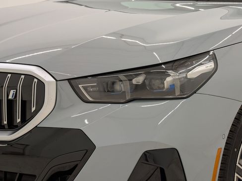 New 2026 BMW i5 eDrive40 w/ M Sport Package image 11