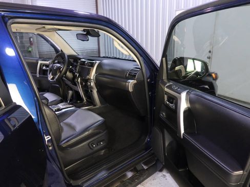 Used 2022 Toyota 4Runner SR5 Premium w/ Moonroof Package image 12