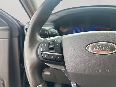 Used 2020 Ford Explorer Platinum w/ Premium Technology Package AWD/4WD image 32
